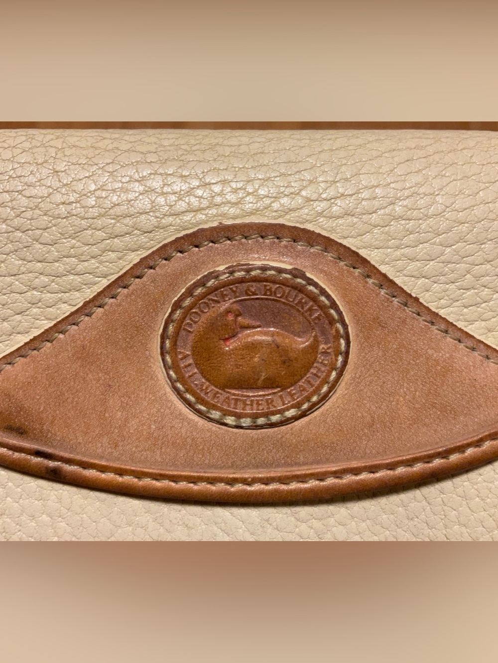DOONEY & BOURKE  VTG  Kisslock Pebbled Leather Wallet - Picture 3 of 10